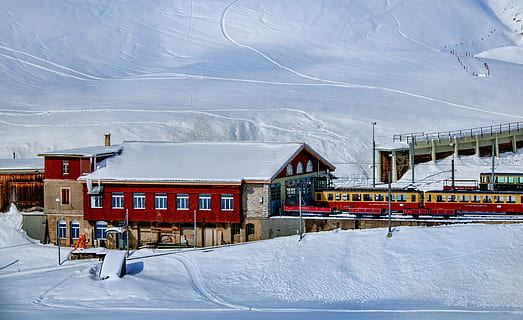 kuning, merah, melatih, di samping, salju, gunung, Arsitektur, bangunan, dingin, siang hari, semangat, embun beku, sangat dingin, beku, Es, pemandangan, alam, di luar rumah, indah, stasiun, swiss, kereta api, perjalanan, liburan, cuaca, musim dingin, suhu dingin, struktur yang dibangun, eksterior bangunan, tujuan wisata, olahraga musim dingin, hari, scenics - alam, lingkungan Hidup, warna putih, keindahan di alam, rumah, turun salju, resor ski, gunung berselimut salju, 4K, CC0, domain publik, bebas royalti