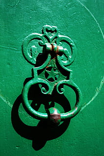 green, door, door Knocker, architecture, metal, entrance, close-up, no people, safety, protection, security, day, green color, doorknob, lock, closed, outdoors, circle, shape, knob, design, handle, turquoise colored, ornate, 4K, CC0, public domain, royalty free