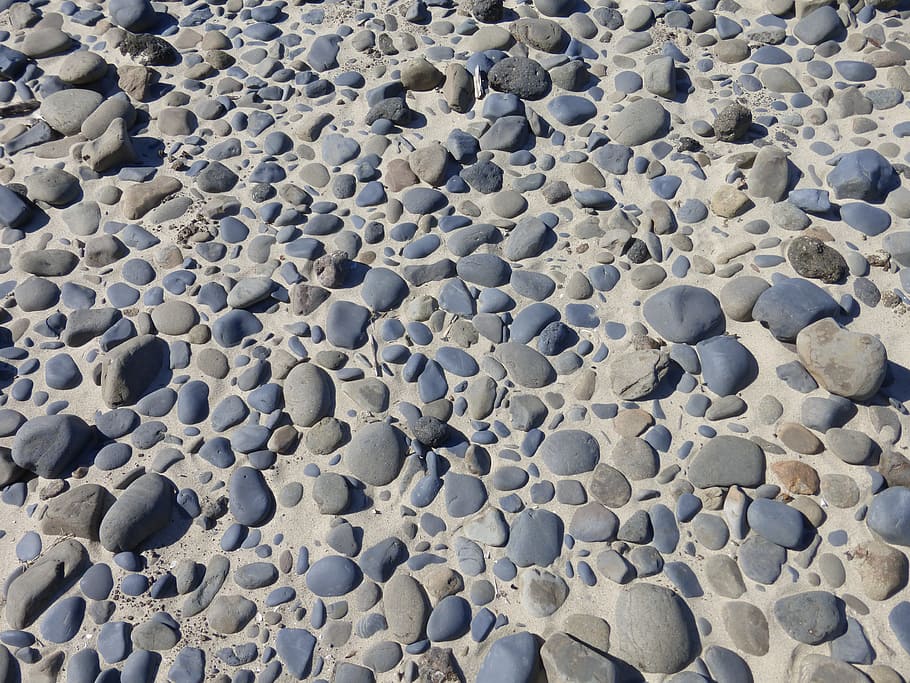 Desktop, Muster, Erdoberfläche, Stein, abstrakt, Rock, Natur, Strand, Mineral, Geologie, natürlich, Vollbild, Hintergründe, keine Leute, Land, Tag, Sand, High Angle View, solide, Rock - Objekt, Fülle, Sonnenlicht, texturiert, Wasser, Schönheit in der Natur, Ruhe, draußen, Kieselstein, sauber, 4K