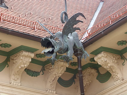 trække på, tagrende, skulptur, pynter op, turisme, tur, monument, gotisk, kunstnerisk, gotisk stil, repræsentation, Kunst og håndværk, arkitektur, ingen mennesker, bygget struktur, kreativitet, lav vinkel visning, menneskelig repræsentation, bygning udvendig, bygning, dag, mandlig lighed, vindue, statue, håndværk, religion, tro, 4K, CC0, offentligt domæne, royaltyfrie