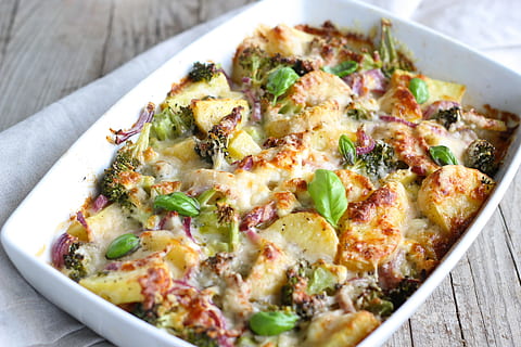 food, plate, healthy, vegetables, bake, baked, basil, broccoli, casserole, cheese, cook, cooking, cuisine, delicious, dinner, dish, enjoy, epicure, foodporn, green, lunch, main course, meal, meat, onion, pepper, potato, sauce, serve, tasty, vegetarian, yummy, food and drink, freshness, vegetable, ready-to-eat, still life, indoors, table, close-up, high angle view, pizza, no people, healthy eating, day, wellbeing, dairy product, focus on foreground, vegetarian food, 5K, CC0, public domain, royalty free