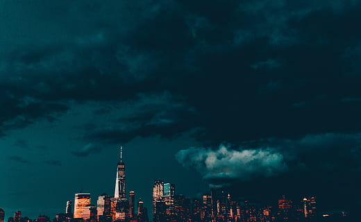 Gebäude, grau, Himmel, Antenne, Aussicht, Hochhaus, Nacht-, Stimme, Echo, Wolke, Wolkenkratzer, städtisch, Stadtbild, städtische Skyline, städtische Szene, Stadt, die Architektur, Turm, Gebäudehülle, wolke - himmel, gebaute Struktur, Innenstadt, Panorama-, berühmter Platz, dunkel, Dämmerung, Blau, Wolkengebilde, Sonnenuntergang, Industrie, Bürogebäude außen, beleuchtet, keine Leute, Natur, Wohngegend, Landschaft, modern, große Höhe, draußen, Finanzviertel, Verschmutzung, 5K, CC0, gemeinfrei, lizenzfrei