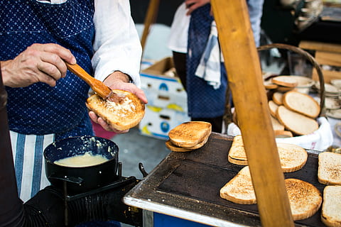 toasted, bread, garlic, Traditional, Czech, toasted bread, hands, market, outside, street food, food, people, cultures, food and drink, preparation, fried, one person, freshness, midsection, holding, real people, men, kitchen utensil, preparing food, business, kitchen, occupation, standing, household equipment, human hand, adult, chef, hand, outdoors, 5K