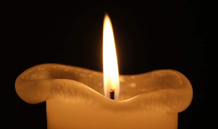 vela, espelmes, flama, llum, cera, factura, cremant, calor - temperatura, cap gent, fons negre, foc, primer pla, tir de l'estudi, a l'interior, foc - fenomen natural, fosc, il·luminat, naturalesa, brillant, sol objecte, celebració, centrar-se en primer pla, religió, fusió, lluminositat, 4K