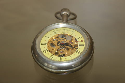 ceas, vechi, antic, timp, ceas de buzunar, de modă veche, timer, minutar, instrument de timp, în interior, aur colorat, masa, precizie, nici o persoana, cerc, a închide, mașini, metal, geometrică, număr, clockworks, formă, 5K, CC0, domeniu public, fără drepturi de autor