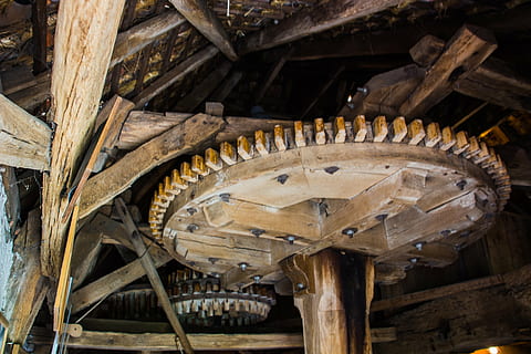 mill roți, moară, roată, lemn - material, nici o persoana, arhitectură, în interior, construită, model, creativitate, istorie, acoperiş, zi, artă și sculptură, a închide, trecutul, natură, clădire, să se concentreze asupra primelor elemente, grup mare de obiecte, instrument muzical, vechi, 5K, CC0, domeniu public, fără drepturi de autor