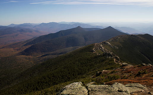 foto, montaña, tiempo de día, naturaleza, paisaje, scenics, al aire libre, cordillera, colina, cielo, paisajes, pico de la montaña, lugares de viaje, belleza en la naturaleza, Valle, escena tranquila, tranquilidad, paisajes - naturaleza, ambiente, escena no urbana, idílico, nube - cielo, planta, nadie, rock, destinos de viaje, viaje, tierra, cresta de la montaña, 5K, CC0, dominio público, libre de derechos