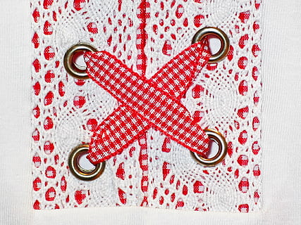 fechar-se, branco, vermelho, crochê, fecho, ilhós, manter, dirndl, bávaro, xadrez, vermelho branco, padronizar, mão de obra, ótimo, retrosaria, bandas, laço, fita de laço, banda, faixa, enfeite, fronteira, criatividade, deco, decorativo, fundo, desenhar, padrão de fundo, tecido, pano xadrez, blusa, costurar, nivelamento, estrutura, formato de coração, dentro de casa, ninguém, tiro do estúdio, fundo branco, Natal, toalha de mesa, visão de alto ângulo, diretamente acima, ainda vida, têxtil, forma, mesa, emoção positiva, emoção, forma de estrela, cor branca, amor, 1080P, CC0, domínio público, royalty free