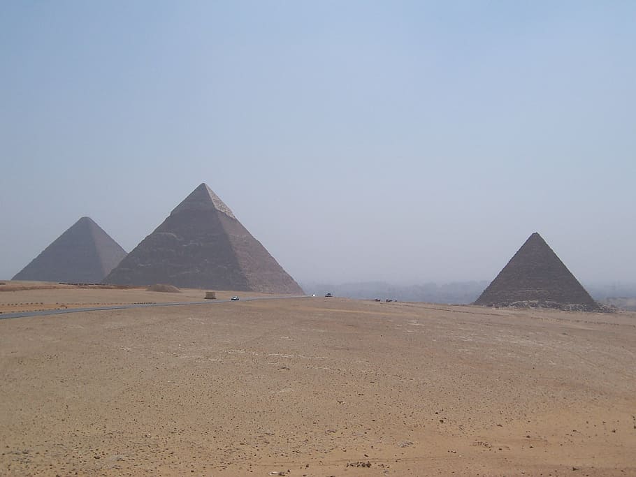 piràmide, desert, durant el dia, piràmides, Cairo, Egipte, cheops, tomba, faraònic, faraons, egipci, vell, el passat, antic, civilització antiga, història, cel, destinacions de viatge, terra, arquitectura, estructura construïda, clima, viatjar, naturalesa, clima àrid, escenics - natura, cel clar, cap gent, dia, a l'aire lliure, història antiga, arqueologia, 1080P