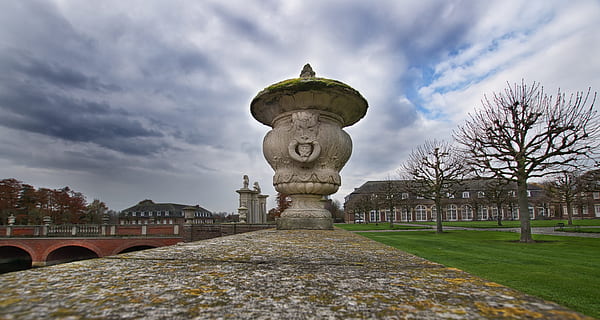 himmel, moln, landskap, mörka moln, stackmoln, arkitektur, byggd struktur, moln - himmel, byggnad exteriör, stad, natur, växt, resmål, skulptur, träd, historia, inget folk, det förflutna, konst och hantverk, förbindelse, resa, dag, byggnad, utomhus, 5K, CC0, offentligt domän, royaltyfria