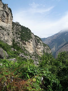 chain cliff, river, steep, mountain, nature, scenics, landscape, rock - Object, outdoors, cliff, beauty in nature, plant, rock, sky, scenics - nature, mountain range, tree, day, land, solid, non-urban scene, environment, tranquil scene, tranquility, no people, growth, formation, high, mountain peak, 2K, CC0, public domain, royalty free