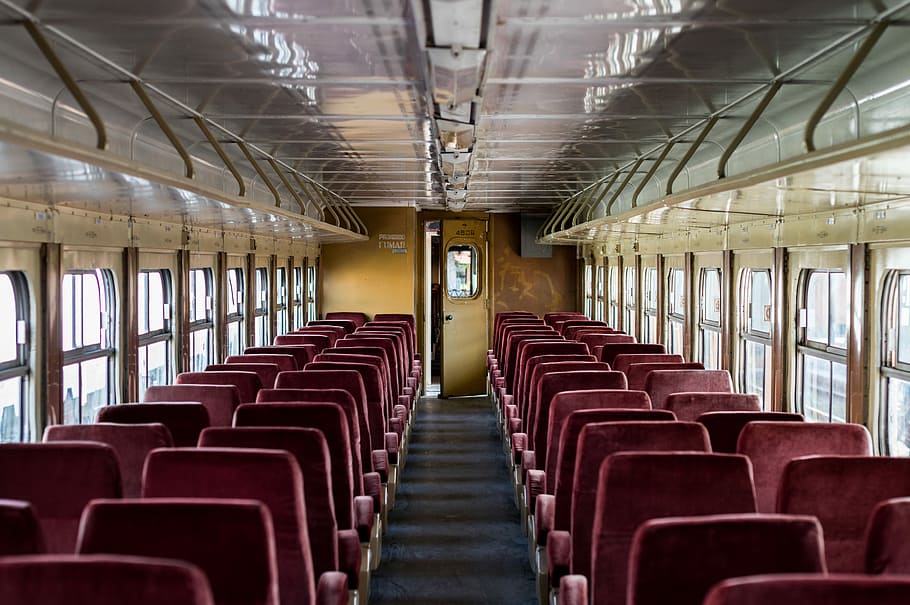 indre, tog, rød, stole, Foto, togstole, dagtimerne, bus, metro, vogn, gammel, sæde, fravær, tom, i en række, transportmidler, bilsæde, indendørs, ingen mennesker, transportform, køretøj interiør, offentlig transport, dag, vindue, stol, rejse, arkitektur, jernbanetransport, fly, gentagelse, loft, midtergang, 5K
