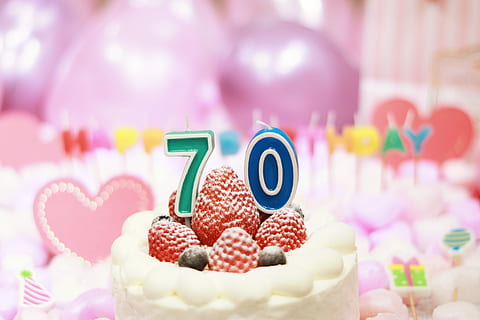 ขาว, สีแดง, สตรอเบอร์รี่, ด้านบน, 70th, ฉลองวันเกิด, เค้ก, วันเกิด, งานเฉลิมฉลอง, ขนม, อาหาร, อาหารหวาน, คัพเค้ก, น้ำตาลไอซิ่ง, เครื่องประดับ, ปาร์ตี้ - กิจกรรมโซเชียล, ลูกอม, หลายสี, หัวป่าก์, ไม่มีคน, ขนมขบเคี้ยว, สีชมพู, รูปหัวใจ, หวาน, อาหารและเครื่องดื่ม, เหตุการณ์, วันครบรอบ, อบ, เค้กวันเกิด, เทียนวันเกิด, เทียน, อารมณ์เชิงบวก, สิ่งล่อใจ, วันวาเลนไทน์ - วันหยุด, 1080P, CC0, โดเมนสาธารณะ, ค่าลิขสิทธิ์ฟรี