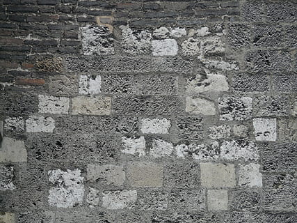 Wand, Stein, Steinwand, Quadrat, bauen, die Architektur, keine Leute, gebaute Struktur, Wandbau - Funktion, Vollbild, Hintergründe, alt, Tag, Kunst und Handwerk, Muster, beschädigt, Kunst, Kreativität, Geschichte, verwittert, Backstein, die Vergangenheit, texturiert, heruntergewirtschaftet, draußen, 2K, CC0, gemeinfrei, lizenzfrei