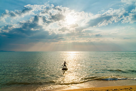 เด็ก, ที่ลอย, เครื่อง, ชายหาด, เด็กผู้ชาย, ทราย, พระอาทิตย์ตกดิน, เขตร้อน, ทะเล, มหาสมุทร, การท่องเที่ยว, ดวงอาทิตย์, ท้องฟ้า, วันหยุด, ฤดูร้อน, ธรรมชาติ, ภาพเงา, น้ำ, ตอนเย็น, สวรรค์, ชายฝั่ง, ภูมิประเทศ, ขอบฟ้า, พลบค่ำ, ภาพทะเล, ฝั่งทะเล, แปลกใหม่, ผ่อนคลาย, การผ่อนคลาย, มีสีสัน, คลื่น, สีน้ำเงิน, สีเหลือง, สี, กลางแจ้ง, โดยธรรมชาติ, เบา, แสงแดด, ที่สวยงาม, สิ่งแวดล้อม, สวย, ความกลัว, เมฆ, ทัศนียภาพ, แดดจัด, แดด, มีความสุข, พายุดีเปรสชัน, คนเดียว, เดียว, อนาคต, คิด, หนุ่มสาว, บุตรชาย, เพลิดเพลินกับ, วัยเด็ก, เล่น, ชั้น, ว่ายน้ำ, ขอบฟ้าเหนือน้ำ, scenics, ความงามในธรรมชาติ, ริมน้ำ, ฉากที่เงียบสงบ, เมฆ - ท้องฟ้า, Scenics - ธรรมชาติ, ความเงียบสงบ, ที่ดิน, งดงาม, คนคนหนึ่ง, 4K