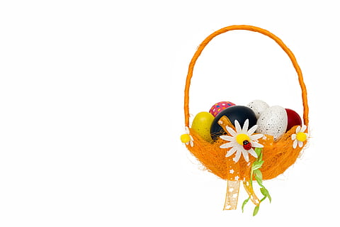 isoliert, Ostereier, Natur, Ostern, Desktop, hell, Dekoration, traditionell, Farbe, Feier, Urlaub, Tradition, Design, Symbol, dekorativ, Frühling, glücklich, Gruß, Ei, Karte, Weiß, verziert, Dekor, Korb, Gelb, romantisch, natürlich, frisch, weißer Hintergrund, Studioaufnahme, Essen und Trinken, kopieren sie platz, Lebensmittel, keine Leute, Stillleben, Container, Obst, ausgeschnitten, drinnen, mehrfarbig, Osterei, orange Farbe, High Angle View, gesundes Essen, Frische, 5K, CC0, gemeinfrei, lizenzfrei