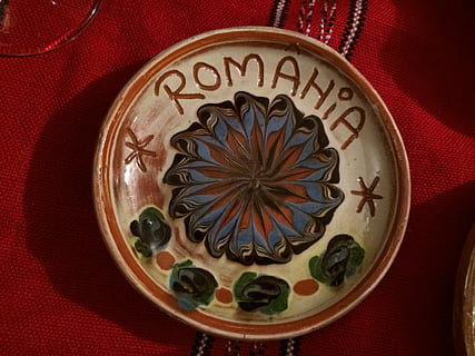 Romania, piatto, specifico, nessuno, avvicinamento, modello, in casa, forma, design, cerchio, arte e artigianato, forma geometrica, rosso, direttamente sopra, multicolore, natura morta, motivo floreale, creatività, cibo e bevande, caratteristica della parete, cibo, mestiere, fotogramma intero, ornato, 2K, CC0, dominio pubblico, privo di copyright