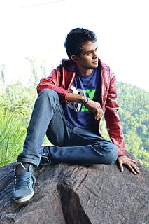 Mann, rot, Jacke, Rock, Junge, Pose, T-Shirt, Jeans, jung, Mode, Design, Sri Lanka, kadugannwa, mawanella, Ceylon, Fotos, Sitzung, eine Person, Legere Kleidung, Vorderansicht, junge Männer, echte Menschen, Freizeitbeschäftigung, in voller Länge, Tag, Lebensstile, junger Erwachsener, kabellose Technologie, Mobiltelefon, Technologie, Verbindung, suchen, Natur, Männer, draußen, 1080P, CC0, gemeinfrei, lizenzfrei