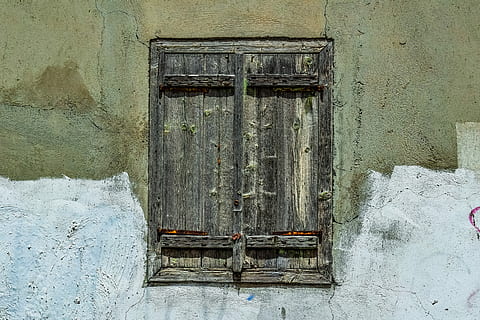 rektangulære, grå, træ-, vindue, gammel, forvitret, rusten, henfald, have på, alderen, troulli, cypern, arkitektur, bygget struktur, bygning udvendig, ingen mennesker, dør, dag, indgang, træ - materiale, bygning, hus, murbygningsfunktion, lukket, sikkerhed, beskyttelse, udendørs, boligområde, forringelse, ødelagt, låsen, 5K, CC0, offentligt domæne, royaltyfrie