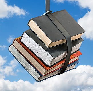 kitaplar, yığın, eski, bilgi, Edebiyat, kitap yığını, gökyüzü, mavi, bulutlar, kemer, deri, bulut - gökyüzü, düşük açılı görünüş, doğa, gün, insansız, açık havada, iletişim, mimari, kitap, aydınlatma ekipmanı, Güneş ışığı, yayın, Metin, yapılı yapı, Desen, dış yapı, işaret, teknoloji, metal, güç kaynağı, 2K, CC0, kamu malı, telif ücretsiz