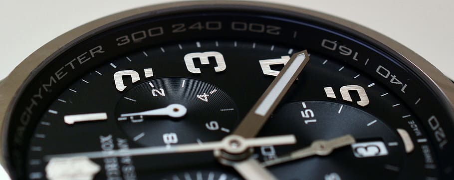 tæt på, Foto, rund, sort, kronograf, holde øje, ur, tid, maskulin, pointer, tid indikerer, urskive, tid af, vente, stress, timer, måle tid, utålmodighed, Victorinox, møde, nummer, uret ansigt, minut hånd, klok hånd, armbåndsur, sort farve, ingen mennesker, nøjagtighed, indendørs, studio skud, ekstrem nærbillede, selektiv fokusering, makro, fuld ramme, time hånd, tidsinstrument, sort baggrund, personlige tilbehør, sølvfarvet, 4K