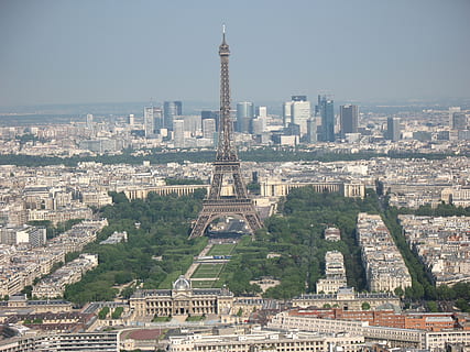 torre eiffel, Parigi, Parigi, eiffel, Torre, Europa, città, paesaggio urbano, francese, turismo, architettura, famoso, vacanza, estate, destinazioni di viaggio, esterno dell'edificio, grattacielo, struttura costruita, nessuno, skyline urbano, giorno, costruzione, viaggio, edificio per uffici esterno, natura, cielo, quartiere residenziale, paesaggio, all'aperto, moderno, 2K, CC0, dominio pubblico, privo di copyright
