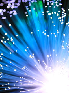 sans titre, La technologie, fibre optique, lumière, câble, réseau, lien, Les données, fibre, la fibre optique, la communication, l'Internet, optique, numérique, global, la vitesse, ordinateur, science, technologie, la mise en réseau, routeur, bleu, équipement, information, trafic, illuminé, embrasé, lumière - phénomène naturel, personne, matériel d'éclairage, modèle, mise au point sélective, électricité, abstrait, fermer, décoration, à l'intérieur, nuit, défocalisé, brillant, fond noir, violet, 1080P, CC0, domaine public, libre de droits