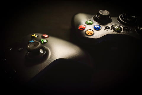 xbox, microsoft, τηλεχειριστήριο, κονσόλα, παιχνίδι, ψηφιακό, συμφωνία, γκρο πλαν, εντός κτίριου, χωρίς κόσμο, καλλιτεχνική κουλτούρα και ψυχαγωγία, μπίλιες μπιλιάρδου, μαύρο φόντο, μπιλιάρδο, τραπέζι, υψηλή γωνία θέασης, νεκρή φύση, αριθμός, ψυχαγωγική δραστηριότητα, επιδεξιότητα, επιλεκτική εστίαση, shot στούντιο, έλεγχος, σκοτάδι, πολύχρωμα, τεχνολογία, αντίγραφο διάστημα, επιλογή, 4K, CC0, δημόσιος τομέαςα, χωρίς δικαιώματαe