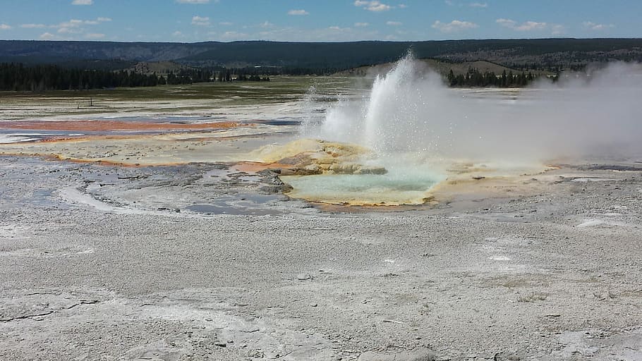 Primavera quente, Yellowstone, quente, Primavera, agua, movimento, natureza, beleza na natureza, scenics, ao ar livre, poder na natureza, scenics - natureza, gêiser, poder, vapor, geologia, calor - temperatura, Geografia física, dia, ninguém, cena não urbana, meio Ambiente, terra, panorama, pulverização, 4K