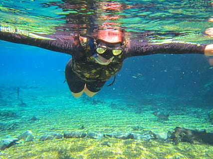 diving, fluctuation, nature, sea, water, underwater, undersea, sport, swimming, leisure activity, one person, day, adventure, lifestyles, aquatic sport, real people, men, motion, outdoors, exploration, snorkeling, underwater diving, 2K, CC0, public domain, royalty free