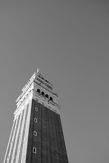 Turm, Venedig, hoch, Wolkenkratzer, Hochhaus, städtisch, Horizont, Außen, Entwicklung, Immobilien, Großstadt, Metropole, Gebäude, Fassade, die Architektur, Gebäudehülle, Regierung, gebaute Struktur, Politik, Reiseziele, Himmel, kopieren sie platz, Flachwinkelansicht, große Höhe, klarer Himmel, Natur, Stadt, keine Leute, Tag, Bürogebäude außen, Tourismus, Finanzviertel, 2K, CC0, gemeinfrei, lizenzfrei