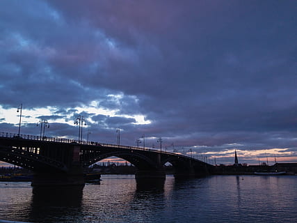 solnedgang, bro, Mainz, flod, Abendstimmung, vand, aftenhimmel, bygning, skumring, spejling, lichtspiel, humør, himmel, skyer, aften, tusmørke, blå, romantisk, bro - menneskeskabt struktur, arkitektur, berømte sted, forbindelse, bygget struktur, sky - himmel, transportmidler, natur, by, ingen mennesker, bue, afspejling, nat, udendørs, bue bro, 2K, CC0, offentligt domæne, royaltyfrie
