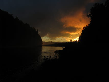 Abend, Sonnenuntergang, Sonnenuntergang Himmel, Bäume, Wolken, Sonne, Landschaft, Stille, Silhouette, Tourismus, Fluss, Legierung, Strand, Himmel, Reise, Natur, Russland, Kumulus, dunkelroter Himmel, Wasser, Schönheit in der Natur, Ruhe, ruhige Szene, Szenen - Natur, Reflexion, wolke - himmel, See, Baum, keine Leute, Pflanze, Nicht-städtische Szene, idyllisch, dunkel, 2K, CC0, gemeinfrei, lizenzfrei