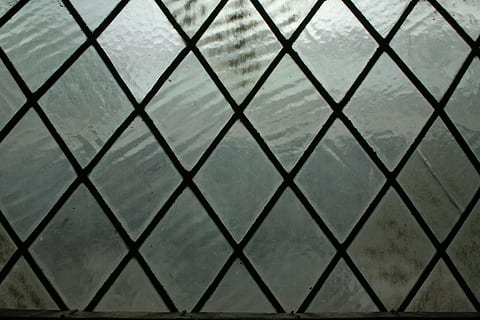 Fenster, bleihaltig, Licht, Bleifenster, Glas, alt, einfach, Steinbruch, Diamant, Verglasung, glasiert, Gitter, Weiß, durchscheinend, Muster, Hintergründe, Vollbild, keine Leute, Metall, texturiert, Nahansicht, drinnen, Sicherheit, Tag, Geometrische Figur, gestalten, Wiederholung, die Architektur, Schutz, Natur, Eisen - Metall, Struktureffekt, abstrakte Hintergründe, 2K, CC0, gemeinfrei, lizenzfrei