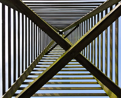 Daymark, Països Baixos, estructura, construcció, fusta, torre, perspectiva, arquitectura, estructura construïda, patró, barana, dia, cap gent, metall, marc complet, a l'interior, escala, passos i escales, vista d’angle baix, connexió, naturalesa, repetició, fons, modern, llum solar, pont, sostre, 720P, CC0, domini públic, lliure de regalies