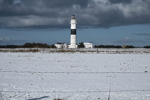 Leuchtturm, sylt, kampen, Wolken, Schnee, Winter, Sonne, Richtung, die Architektur, Gebäudehülle, Beratung, gebaute Struktur, Himmel, Turm, wolke - himmel, Gebäude, Sicherheit, Natur, Schutz, keine Leute, Land, Tag, Wasser, draußen, 4K, CC0, gemeinfrei, lizenzfrei