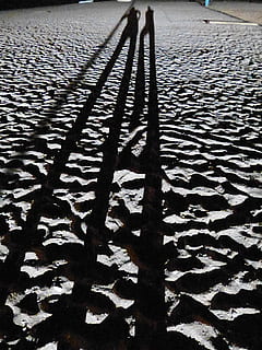 sand, strand, skygge, lang, twilight, sand, strand, lang, tusmørke, silhuet, personlig, human, par, mønster, ingen mennesker, tekstureret, udendørs, dag, lavt afsnit, høj vinkel visning, natur, sollys, jord, by, kropsdel, gade, brosten, fokusere på skygge, 2K, CC0, offentligt domæne, royaltyfrie
