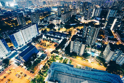 aereo, foto, luci di edifici della città, notte, superiore, vista, edifici della città, esterno dell'edificio, città, paesaggio urbano, architettura, struttura costruita, costruzione, vista dall'alto, folla, quartiere residenziale, affollato, moderno, edificio per uffici esterno, grattacielo, strada, Torre, alto - alto, vita di città, illuminato, all'aperto, distretto finanziario, 5K, CC0, dominio pubblico, privo di copyright