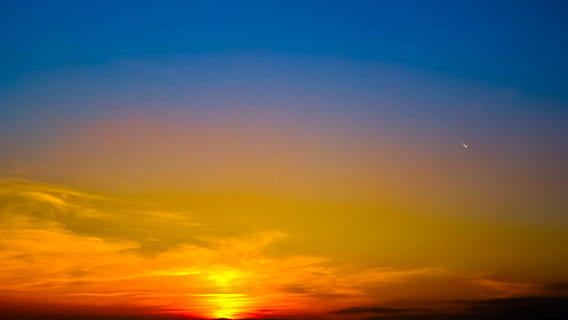 auringonlasku, pilviä, aurinko, iltarusko, taivas, ilta taivas, luonto, Abendstimmung, romanssi, kaunis, pilvi - taivas, scenics, dramaattinen taivas, taustat, maisemat - luonto, cloudscape, ilmapiiri, kauneus luonnossa, ympäristö, hämärä, tyyneys, oranssi väri, sininen, ei ihmisiä, rauhallinen kohtaus, idyllinen, elävä väri, keltainen, abstrakti, ulkona, tuuli, 2K, CC0, public domain, rojaltivapaa