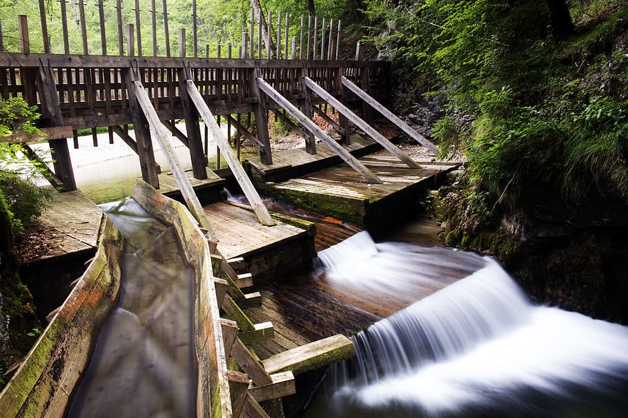 vand, strøm, vandfald, bjerg stream, alpine, Skov, strømfald, mendlingtal, bro, lang eksponering, vandkraft, bevægelse, træ, natur, plante, dæmning, vedvarende energi, dag, flod, flydende vand, ingen mennesker, brændstof og elproduktion, arkitektur, skønhed i naturen, miljøbeskyttelse, bygget struktur, udendørs, flyder, bro - menneskeskabt struktur, gangbro, strøm - rindende vand, 5K