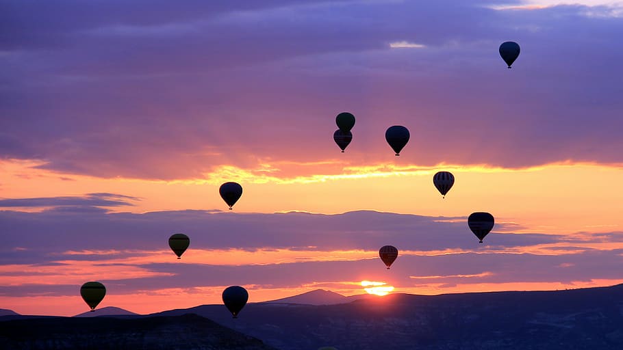 Schattenbildfoto, Luftballons, golden, Stunde, draussen, Wolke, Sonnenuntergang, idyllisch, Paradies, seelandschaft, Umgebung, bunt, romantisch, Frieden, See, Entspannen Sie Sich, Ufer, Resort, Wolkengebilde, Wetter, sonnig, hell, Urlaub, Baum, Luftfahrzeug, Heißluftballon, Himmel, Ballon, Transport, in der Luft, Natur, Schönheit in der Natur, Szenen - Natur, wolke - himmel, Sonne, orange Farbe, Reise, Dämmerung, Transportmittel, fliegend, Gruppe von Objekten, keine Leute, Freiheit, draußen, 4K
