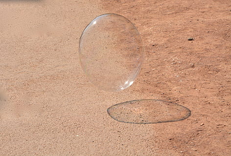 Seifenblase, Transparenz, Seife, Wasser, Sand, Land, Natur, keine Leute, Nahansicht, draußen, Tag, transparent, High Angle View, Strand, braun, Blase, Herzform, Sonnenlicht, gestalten, Geometrische Figur, Kugel, positive Emotionen, 4K, CC0, gemeinfrei, lizenzfrei