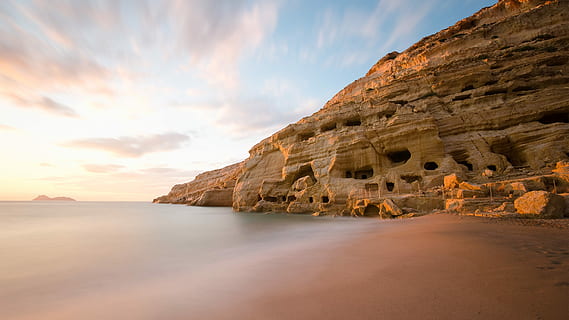 foto siluet, pulau, garis pantai, siang hari, fotografi lanskap, coklat, berbatu, bukit, bersih, biru, langit, matahari terbenam, pantai, crete, gua, awan, air, batu, batu - benda, padat, scenics - alam, keindahan di alam, awan - langit, alam, laut, ketenangan, tanah, formasi batuan, tidak ada orang, tujuan wisata, adegan yang tenang, jurang, di luar rumah, terkikis, 4K, CC0, domain publik, bebas royalti