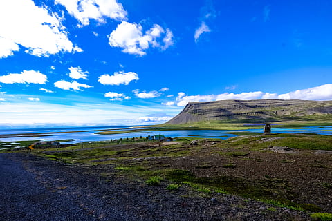 zee, landschap, natuur, hemel, wolken, veld-, gras, grond, idyllisch, berg-, oceaan, toneel-, bodem, rustig, water, wolk - lucht, scenics - natuur, schoonheid in de natuur, kalmte, rustige scène, land-, niet-stedelijke scène, dag, milieu, strand, blauw, afgelegen, buitenshuis, 4K, CC0, publiek domein, royaltyvrij