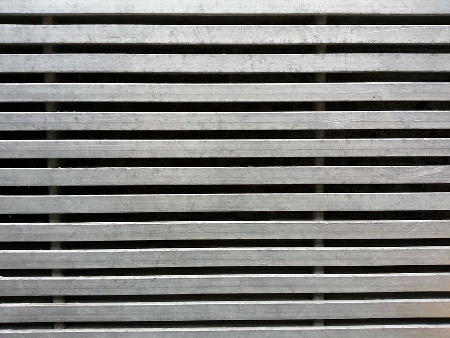 tanca de metall gris, gris, metall, tanca, quadrícula, fons, patró, metàl·lic, acer, disseny, industrial, tecnologia, teló de fons, placa, alumini, modern, textura, full, dur, paret, pesat, inoxidable, aliatge, construcció, graella, superfície, ferreteria, fort, material, estructura, arquitectura, sòlid, llis, color plata, indústria, plata - metall, marc complet, repetició, cap gent, primer pla, en fila, persianes, ratlles, protecció, a l'interior, seguretat, funció de construcció de parets, resum, estructura construïda, ferro - metall, efecte texturat, 1080P