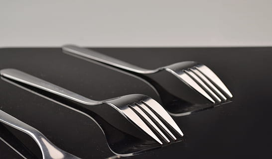 forchetta, vasellame, Strumento per tagliare, metallo, singolo oggetto, nessuno, in casa, avvicinamento, giorno, utensile da cucina, attrezzature domestiche, tavolo, acciaio, acciaio inossidabile, girato in studio, natura morta, color argento, lega, coltello da tavola, concentrarsi sulle conoscenze acquisite, coltello, cibo e bevande, cenare, 2K, CC0, dominio pubblico, privo di copyright
