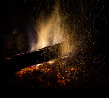 foc, foguera, flama, calenta, calor, cremar, llum, càlid, inflamable, ardent, infern, espurna, moviment, nit, cap gent, calor - temperatura, naturalesa, moviment borrós, exposició llarga, brillant, cremant, il·luminat, terra, a l'aire lliure, comunicació, aigua, poder a la natura, bellesa a la natura, signe, muntanya, 4K, CC0, domini públic, lliure de regalies