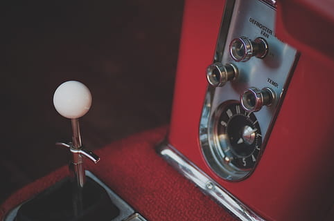 rot, Innerhalb, Chrom, Innere, Griff, Instrument, Knopf, stehlen, Schaltgetriebe, Nahansicht, drinnen, keine Leute, Studioaufnahme, Metall, Technologie, Retro-Stil, Ausrüstung, Essen und Trinken, gestalten, Steuerung, Lebensmittel, High Angle View, Kreativität, Stillleben, Maschinen, silberfarben, Ei, schwarzer Hintergrund, Luxus, 4K, CC0, gemeinfrei, lizenzfrei