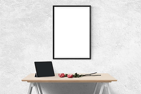 dreptunghiular, oglindă, agăţat, alb, perete, poster, să batjocorească, șablon, prezentare, birou, portret, decor, stoc, imagine, interior, fotografie, montare pe perete, spațiu copie, floare, masa, nici o persoana, planta cu flori, plantă, tehnologie, în interior, cadru, natură, absență, zi, vază, scaun, ramă foto, culoare alba, gol, planta in ghiveci, calculator, 5K, CC0, domeniu public, fără drepturi de autor