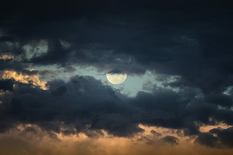 full, moon, cloudy, sky, behind, dark, clouds, cloud, fullmoon, full moon, lunar, space, hidden, in the clouds, above the clouds, moonrise, sunset, dusk, sundown, cloud - sky, night, nature, beauty in nature, scenics - nature, no people, tranquil scene, tranquility, astronomy, outdoors, dramatic sky, discovery, planetary moon, cloudscape, moonlight, astrology, 4K, CC0, public domain, royalty free